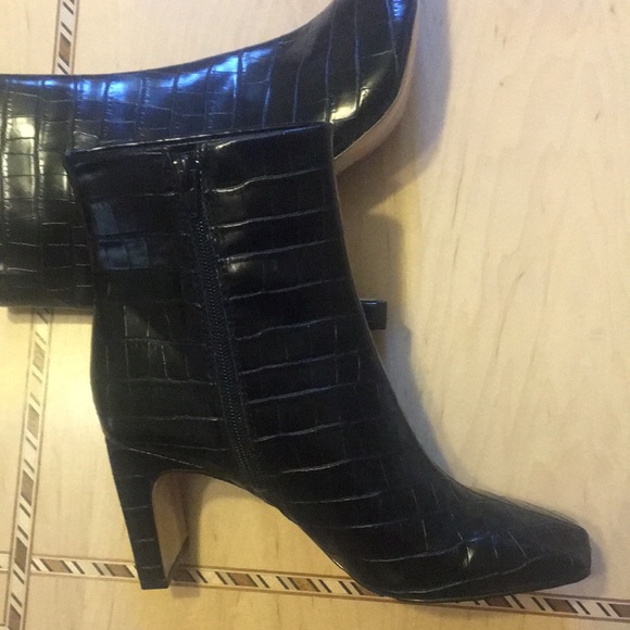 New Croc BCBGeneration Booties 8.5 - Picture 2 of 6